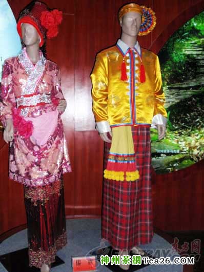 普洱市博物馆里陈列的傣族传统服饰