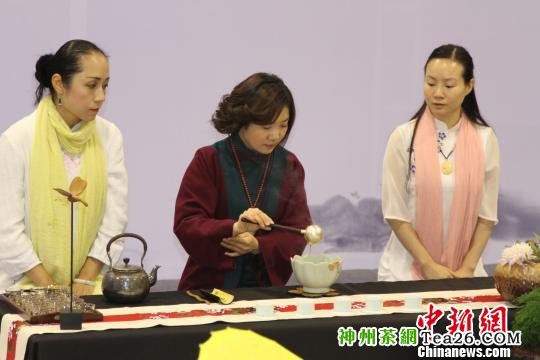 第二届南京茶博会开幕“曲水流觞”展示江南茶艺