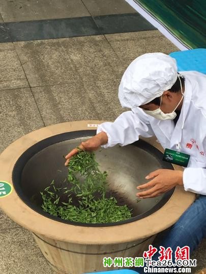 全国手工绿茶制作大赛在贵州湄潭举行